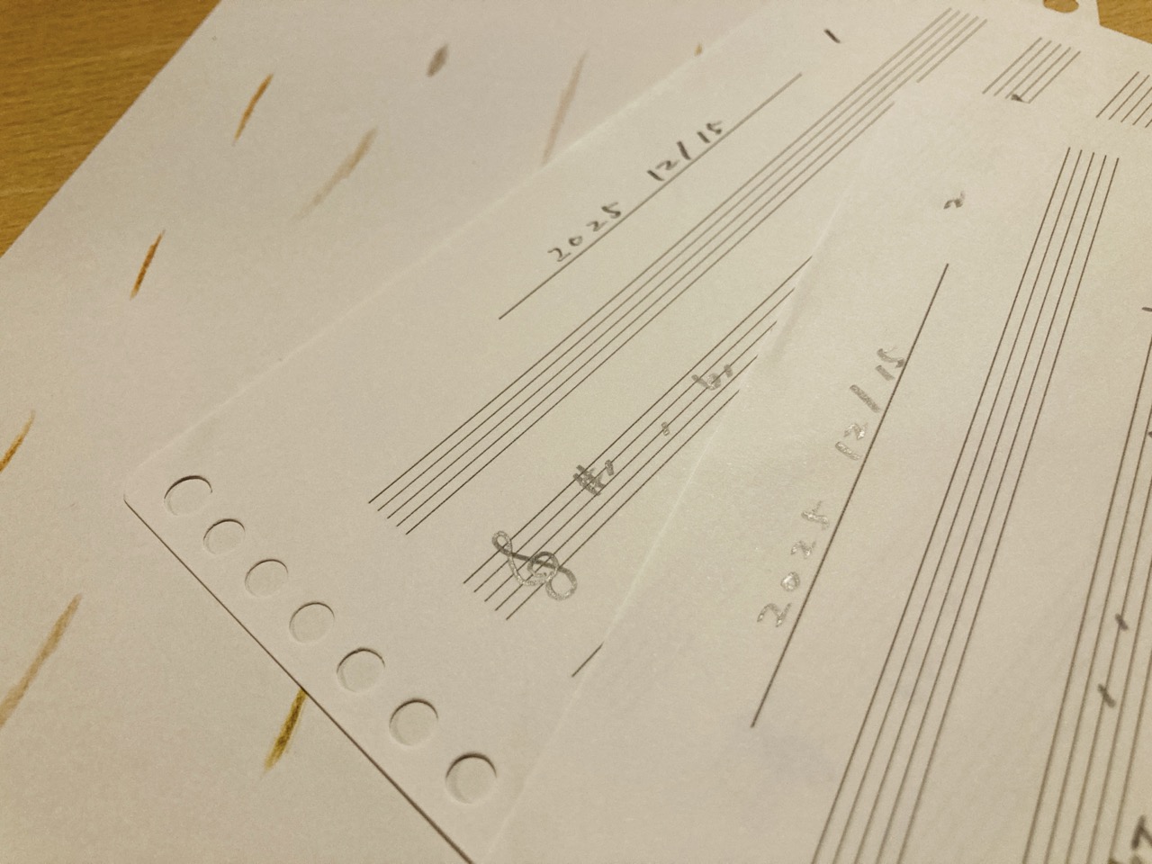 ルーズリーフに描いた楽譜